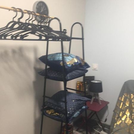 オーバーニュ Chez Sandy Bed & Breakfast エクステリア 写真