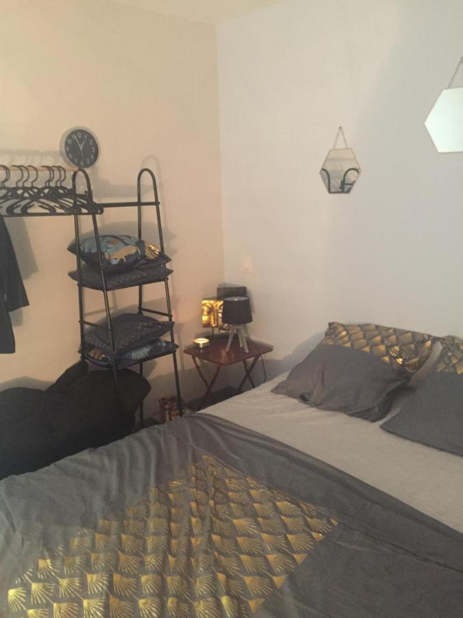 オーバーニュ Chez Sandy Bed & Breakfast エクステリア 写真